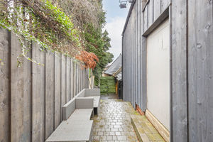 Photo 21- click for photo gallery